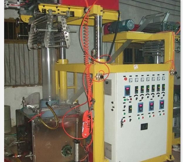 ПВК нагревает выход изготовителей 30-45кг/Х машины пленки полученная методом экструзии с раздувом штендера сокращения